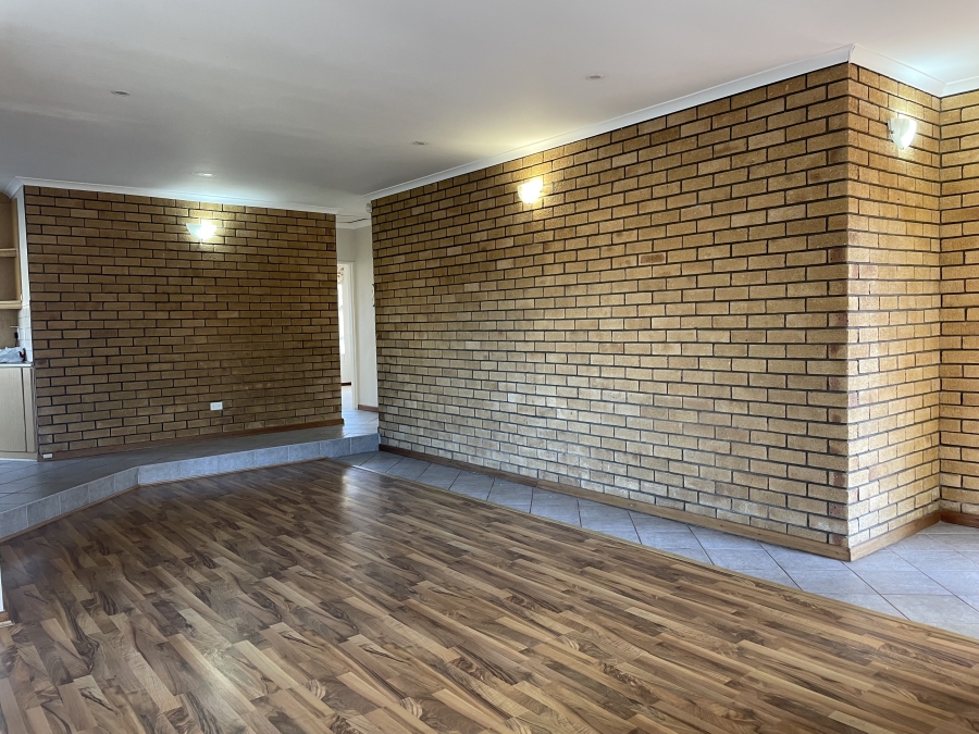 2 Bedroom Property for Sale in Myburgh Park Western Cape